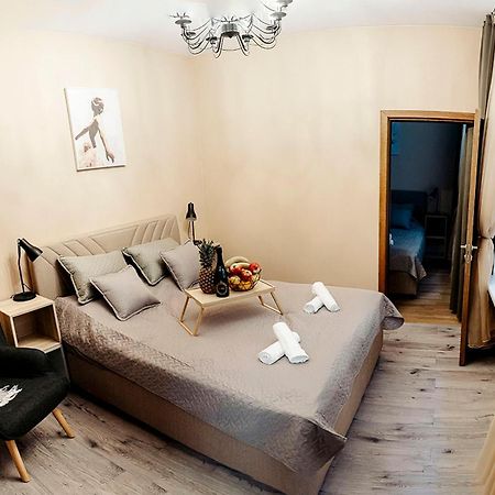 Riga Central Apartments - Skolas Str. Parking Nearby Dış mekan fotoğraf