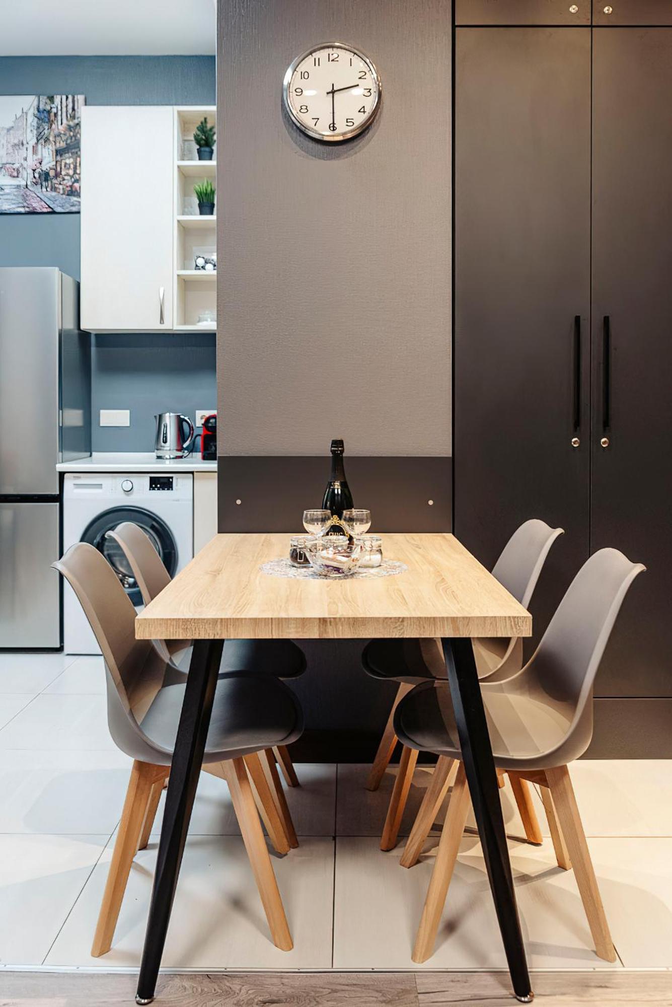 Riga Central Apartments - Skolas Str. Parking Nearby Dış mekan fotoğraf